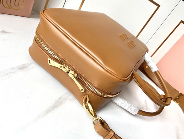 スーパーコピーブランドバッグ素材ディテール